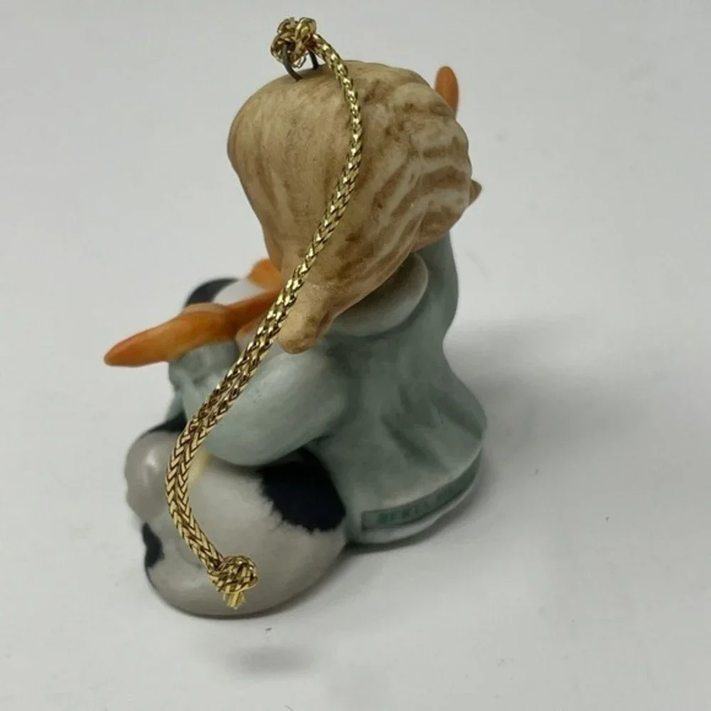 1997 GOEBEL BERTA HUMMEL mini To A‎ Good Girl Porcelain Christmas Ornament Cat